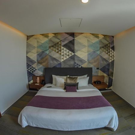 Hotel Belo Grand Морелия Стая снимка