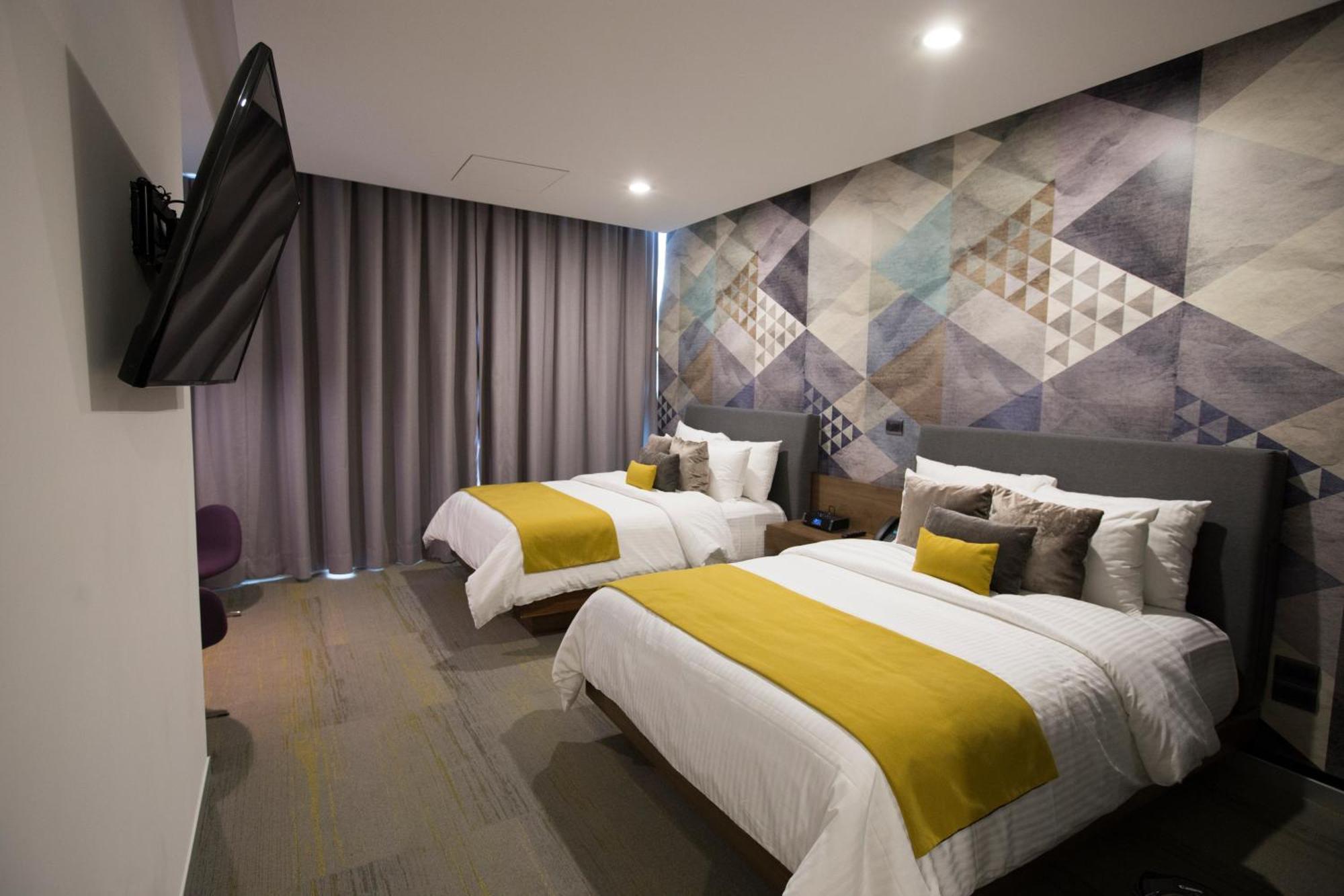 Hotel Belo Grand Морелия Стая снимка